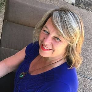 Meet your Posher, Suzanne